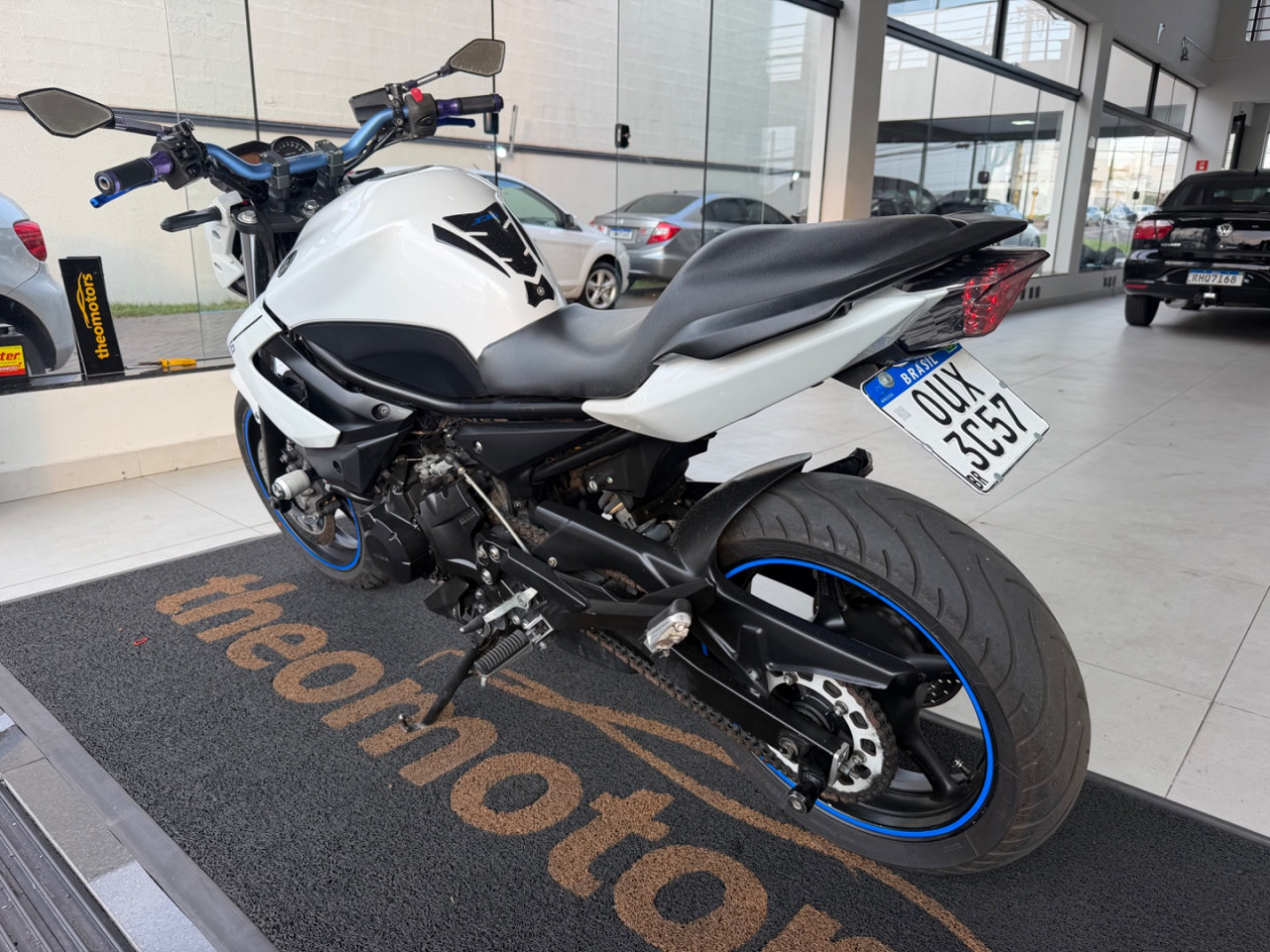 YAMAHA XJ6 600 N