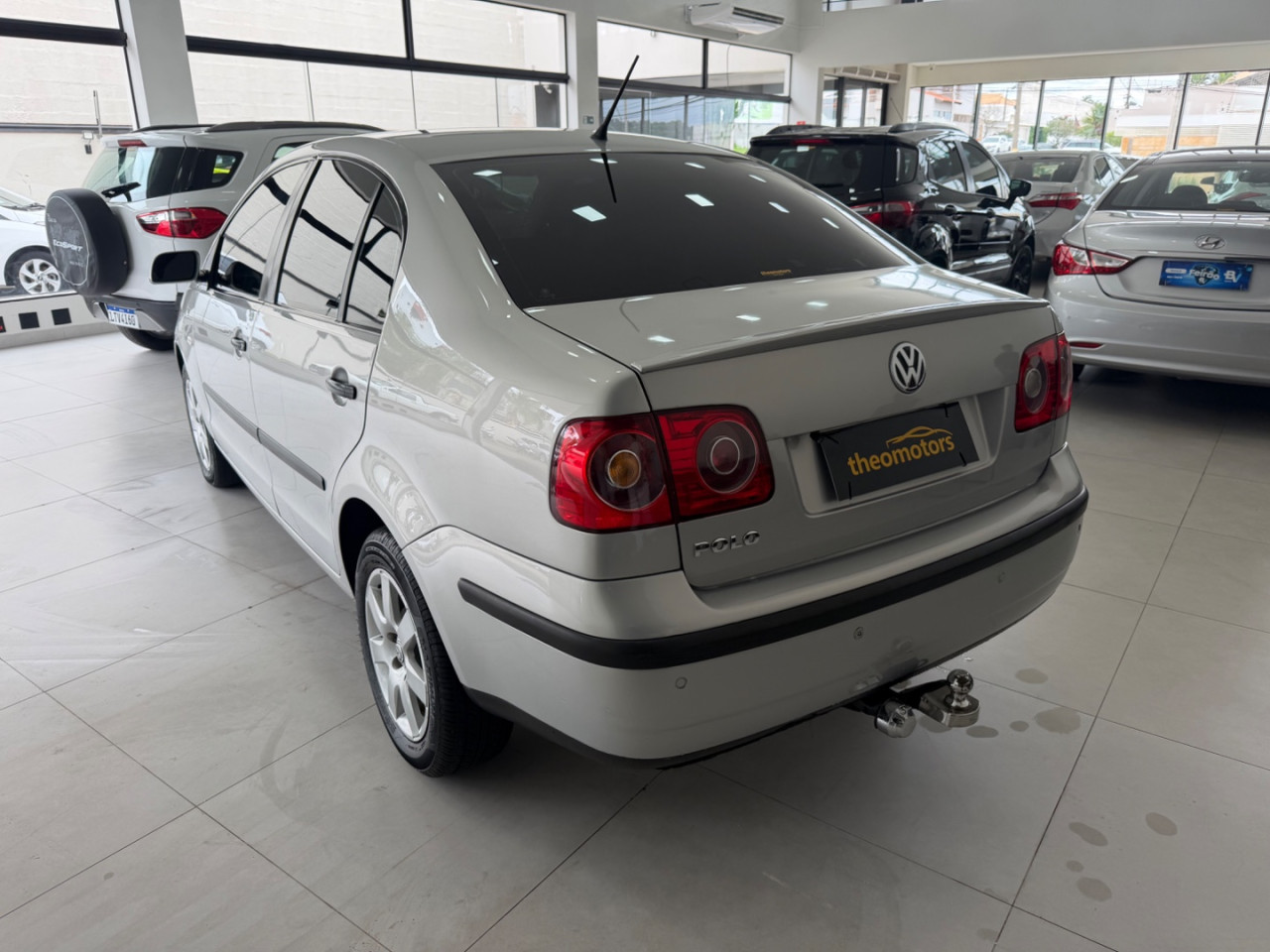 VOLKSWAGEN Polo Sedan 1.6 4P