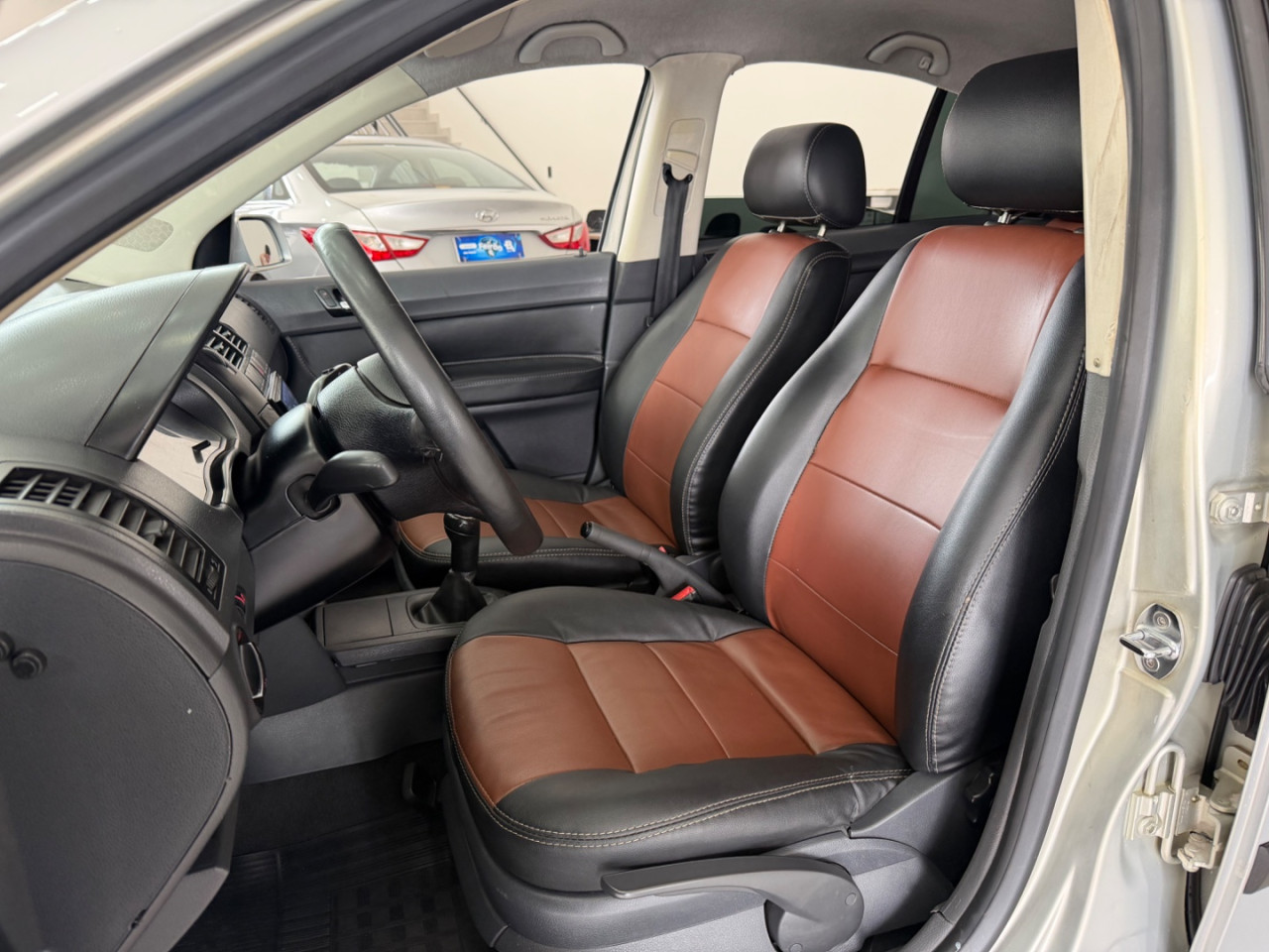 VOLKSWAGEN Polo Sedan 1.6 4P