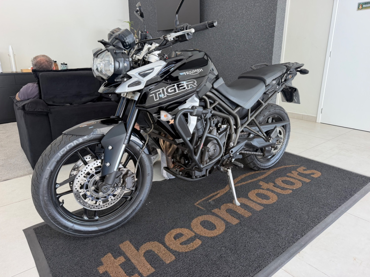 TRIUMPH Tiger 800 XR