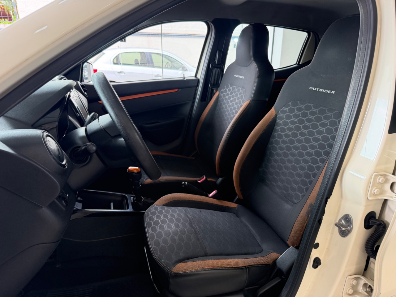 RENAULT Kwid 1.0 12V 4P SCE FLEX OUTSIDER