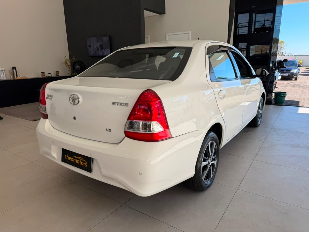 TOYOTA Etios Sedan 1.5 16V 4P FLEX X PLUS AUTOMÁTICO