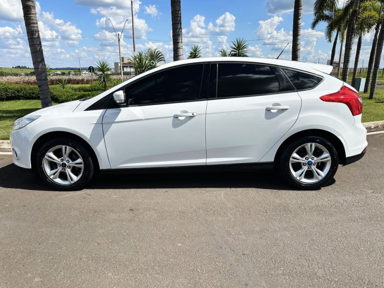 FORD Focus Hatch 1.6 16V 4P SE FLEX