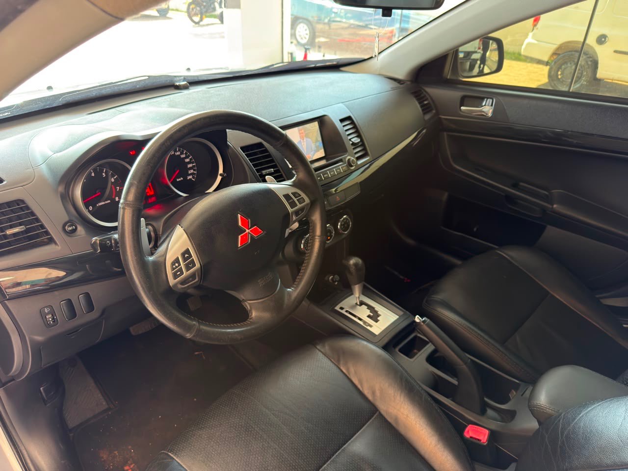 MITSUBISHI Lancer 2.0 16V 4P AUTOMÁTICO