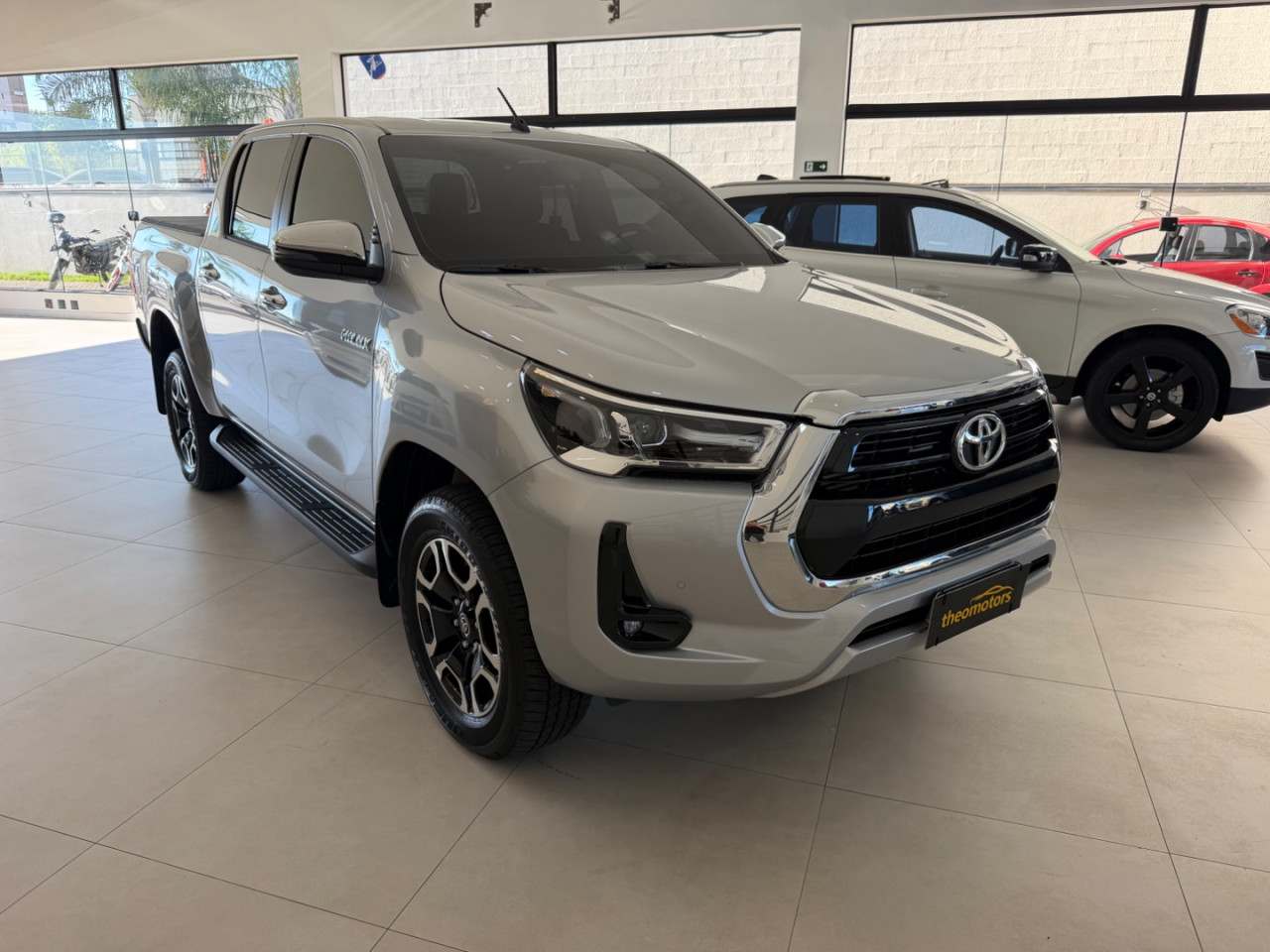 TOYOTA Hilux Caminhonete 2.8 16V SRV 4X4 DIESEL CABINE DUPLA AUTOMÁTICO