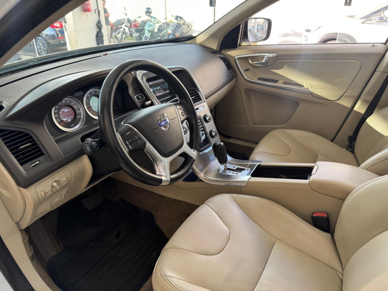 VOLVO XC60 2.0 4P COMFORT T5 TURBO AUTOMÁTICO