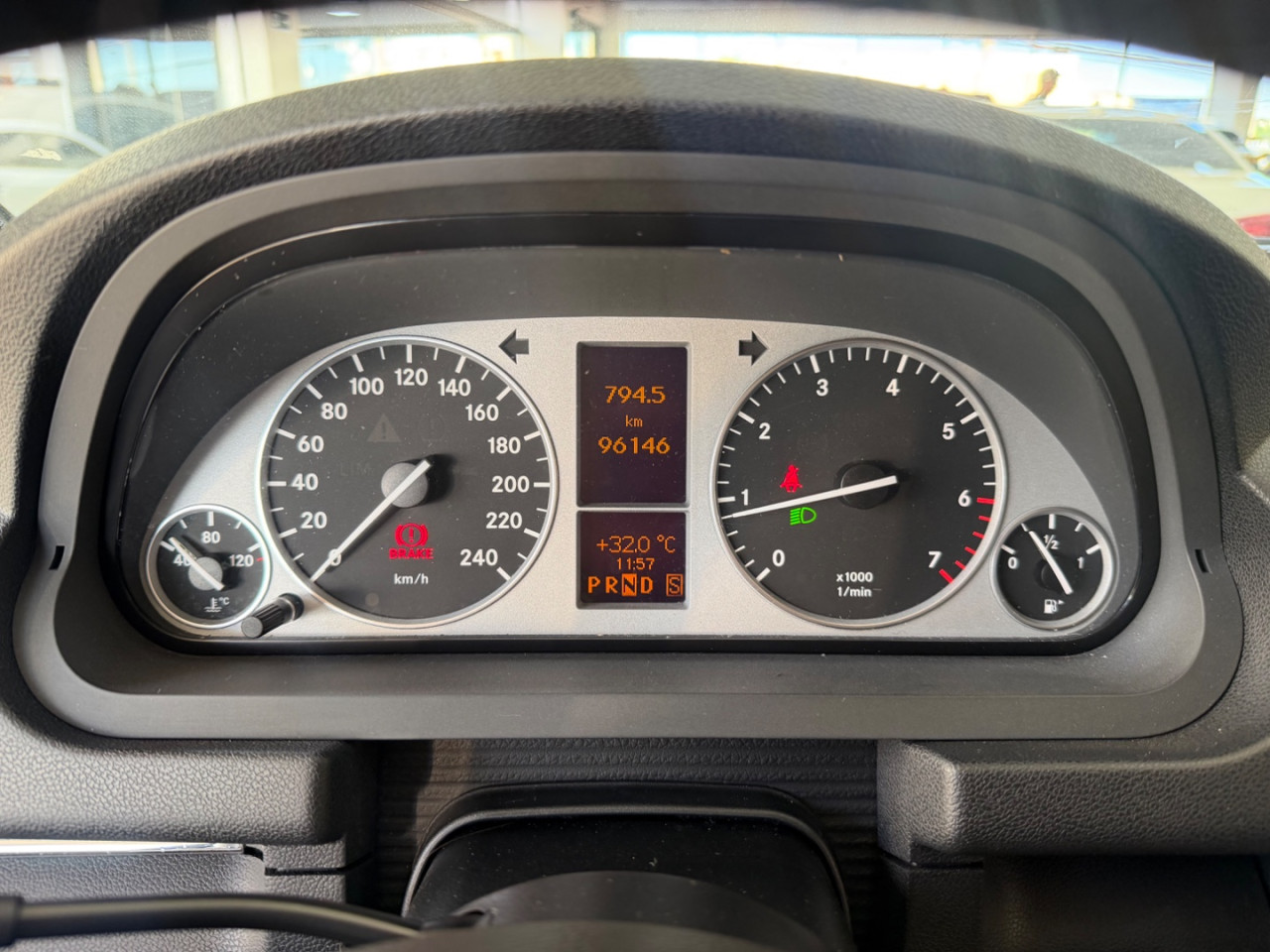 MERCEDES-BENZ B 180 1.7 4P AUTOMÁTICO