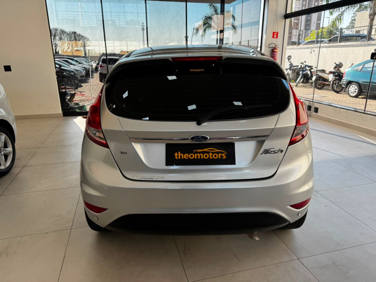FORD Fiesta Hatch 1.6 16V 4P FLEX TITANIUM POWERSHIFT AUTOMÁTICO
