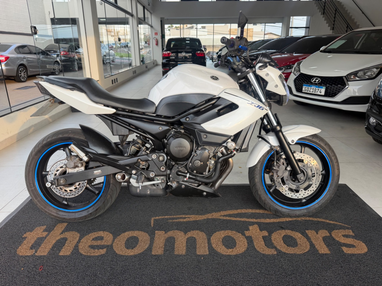 YAMAHA XJ6 600 N
