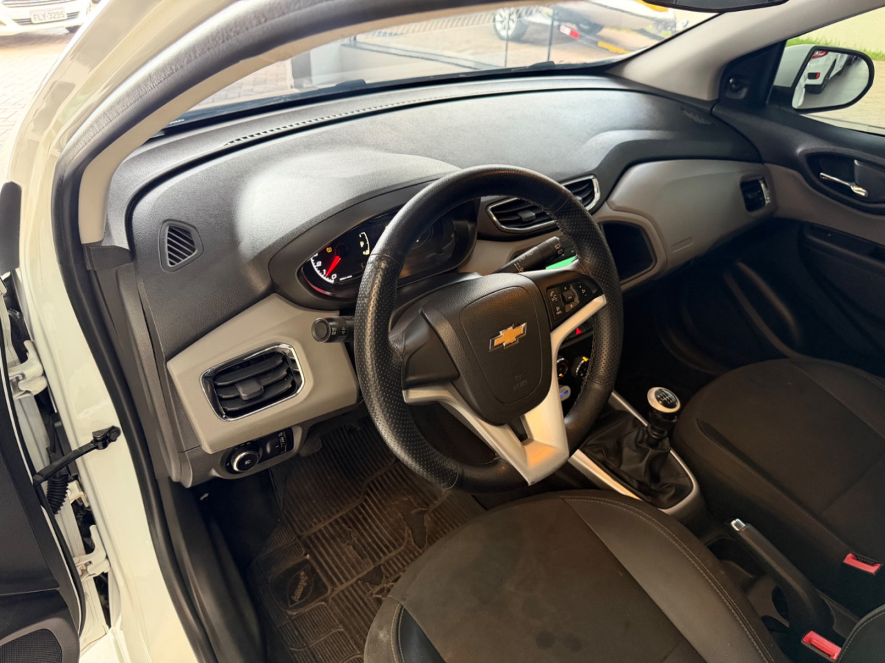 CHEVROLET Onix Hatch 1.0 4P FLEX LT