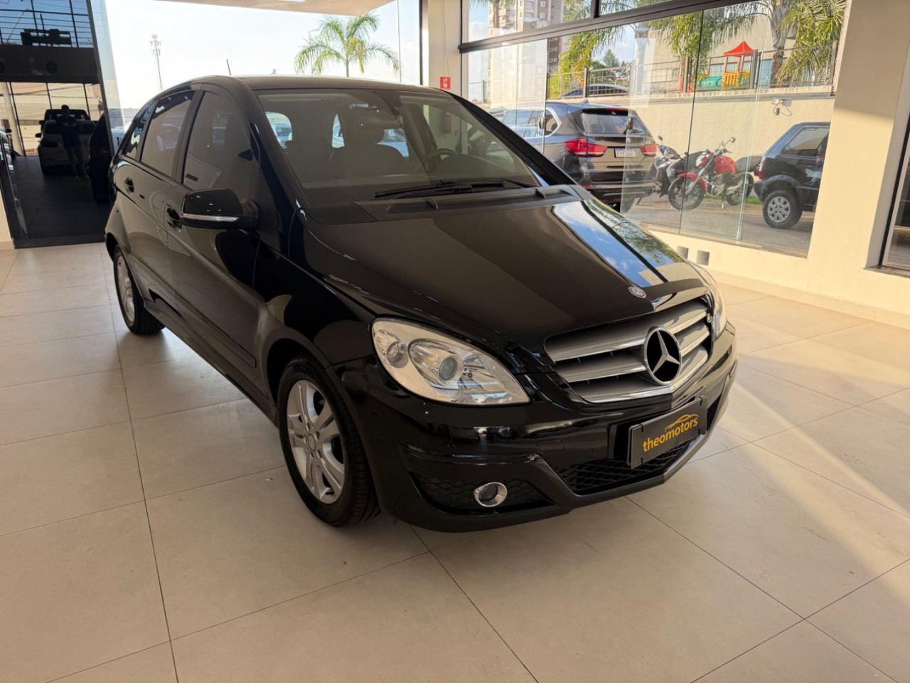 MERCEDES-BENZ B 180 1.7 4P AUTOMÁTICO
