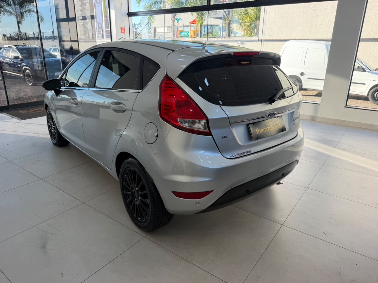 FORD Fiesta Hatch 1.6 16V 4P FLEX TITANIUM POWERSHIFT AUTOMÁTICO