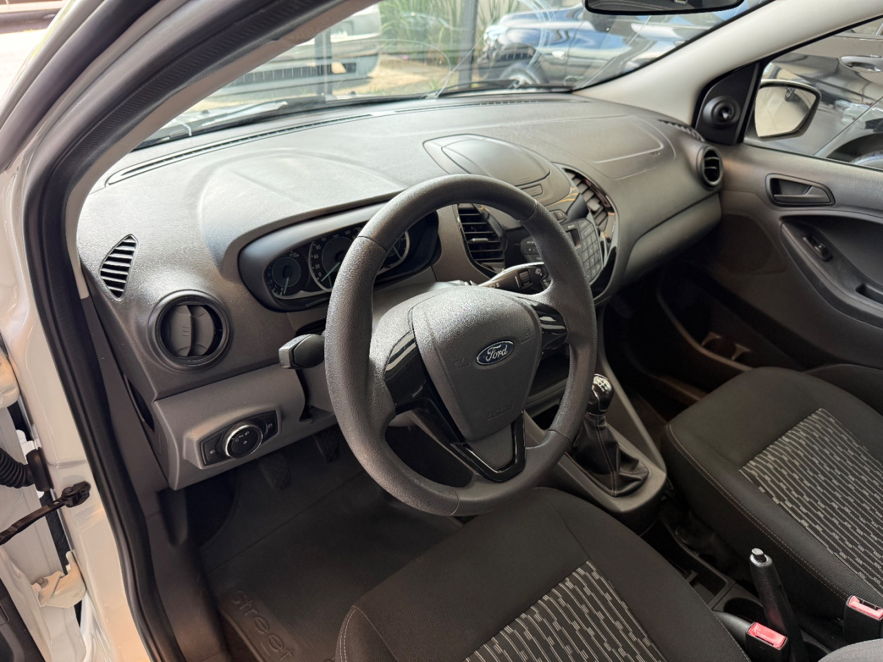 FORD Ka + Sedan 1.5 12V 4P TI-VCT SE FLEX