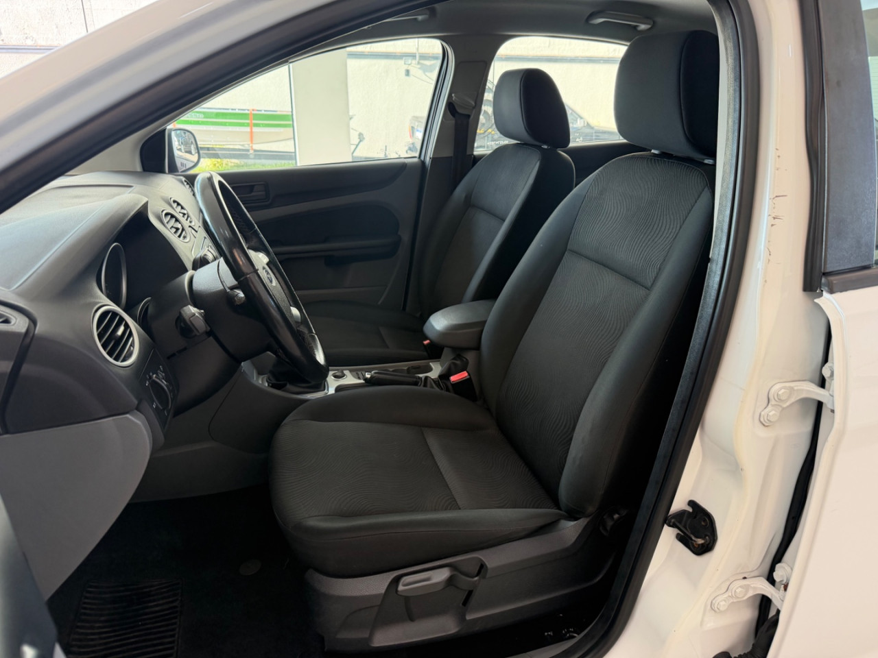 FORD Focus Hatch 1.6 4P GLX FLEX