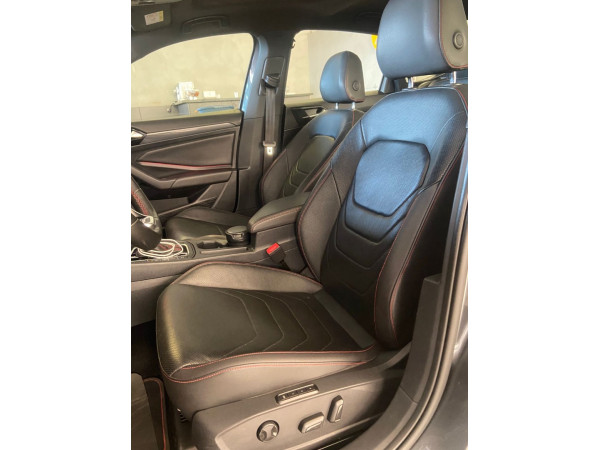 Jetta 2.0 4P 350 TSI GLI AUTOMÁTICO DSG Jetta 2.0 4P 350 TSI GLI AUTOMÁTICO DSG