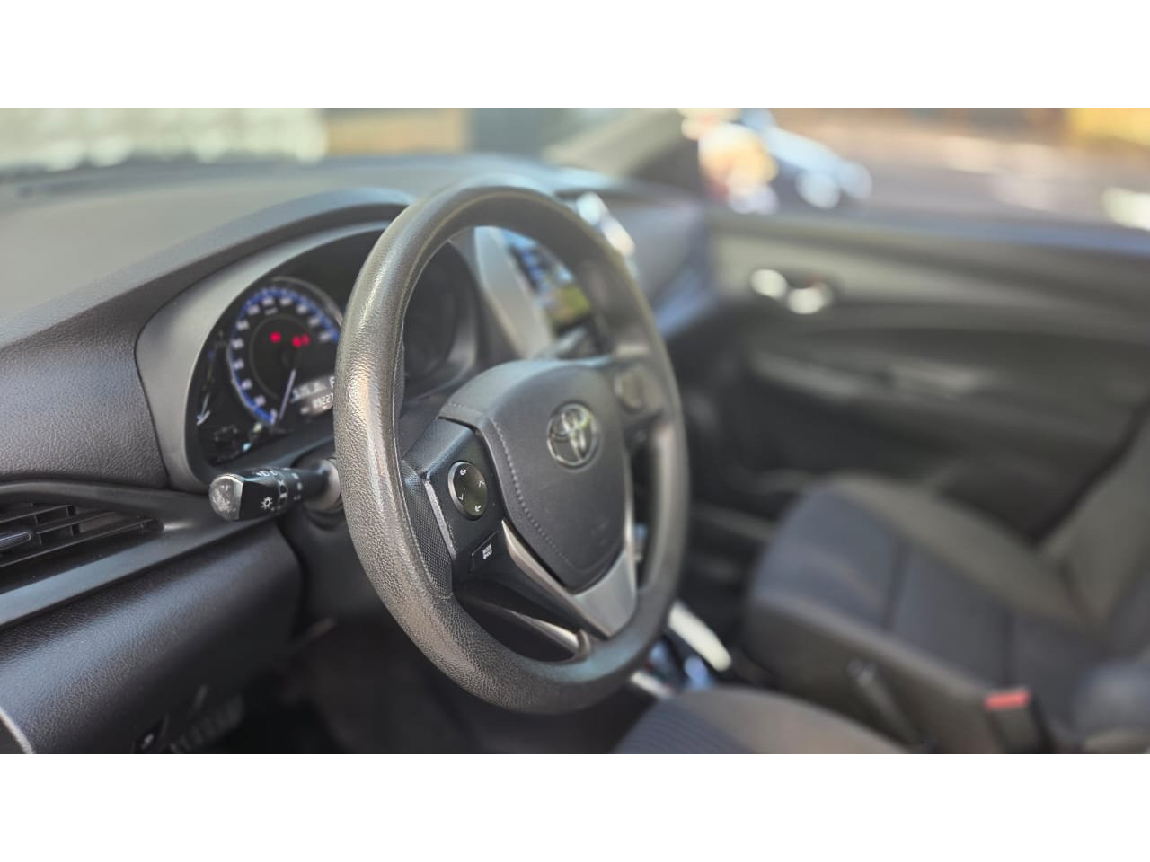 TOYOTA Yaris Sedan 1.5 16V 4P FLEX XL MULTIDRIVE AUTOMÁTICO CVT