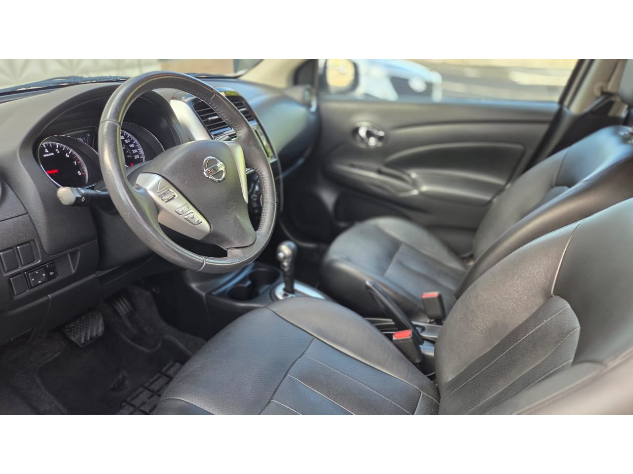 NISSAN Versa Sedan 1.6 16V 4P UNIQUE FLEX XTRONIC AUTOMÁTICO CVT