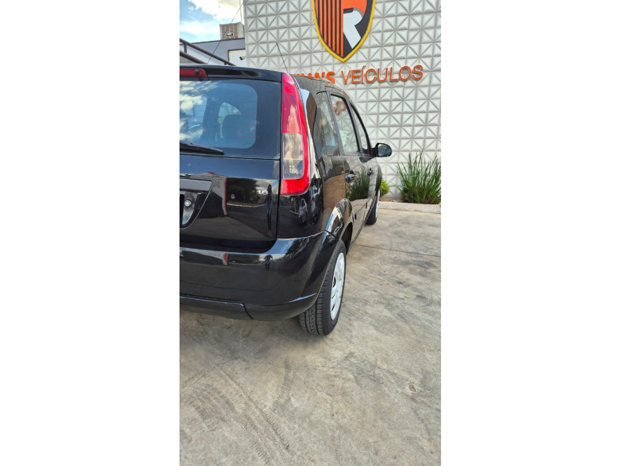 FORD Fiesta Hatch 1.6 4P FLEX