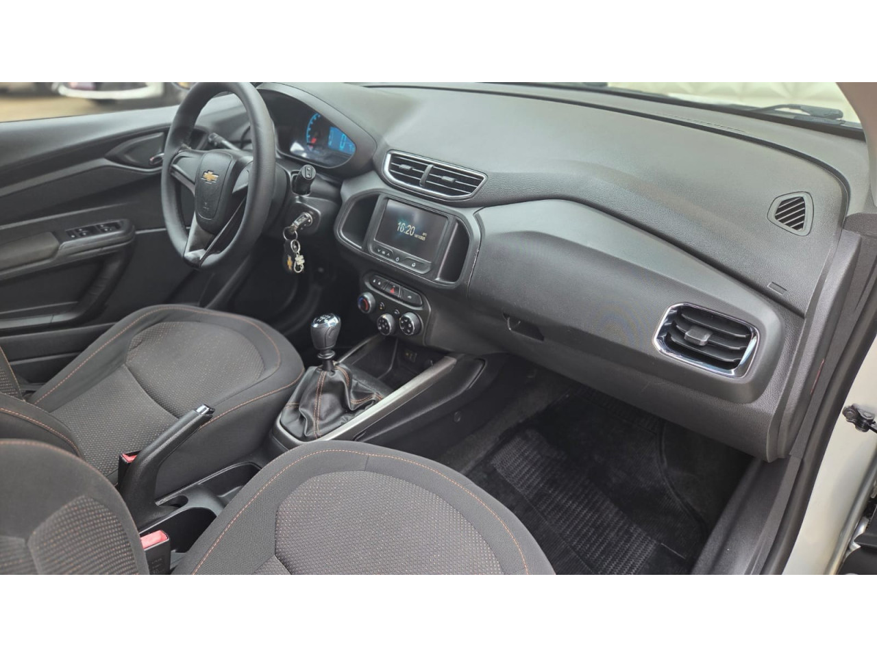 CHEVROLET Onix Hatch 1.4 4P FLEX LTZ