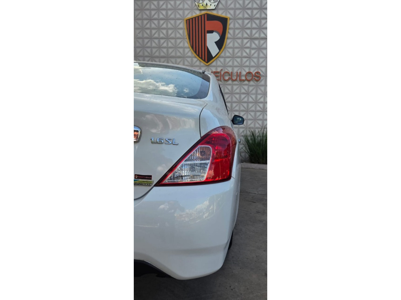 NISSAN Versa Sedan 1.6 16V 4P UNIQUE FLEX XTRONIC AUTOMÁTICO CVT