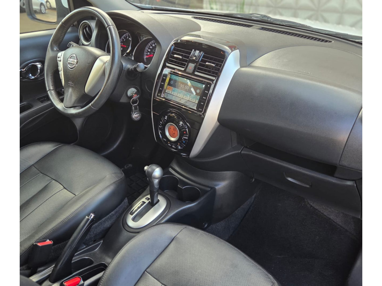 NISSAN Versa Sedan 1.6 16V 4P UNIQUE FLEX XTRONIC AUTOMÁTICO CVT