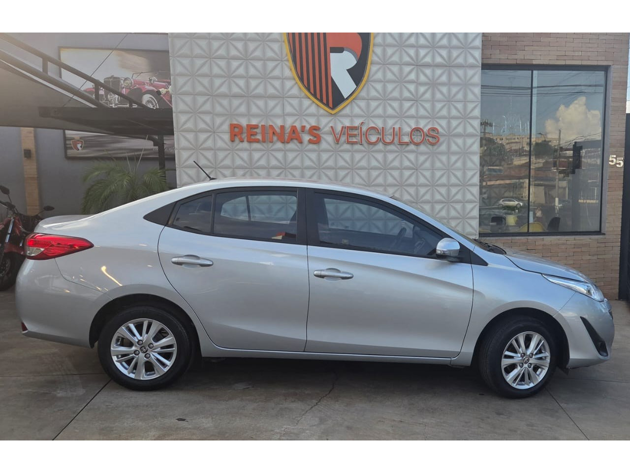 TOYOTA Yaris Sedan 1.5 16V 4P FLEX XL MULTIDRIVE AUTOMÁTICO CVT