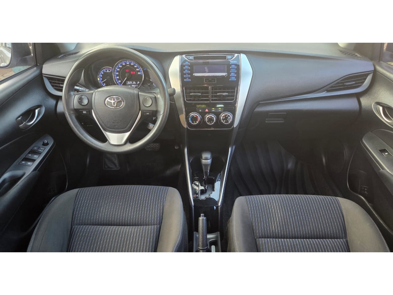 TOYOTA Yaris Sedan 1.5 16V 4P FLEX XL MULTIDRIVE AUTOMÁTICO CVT