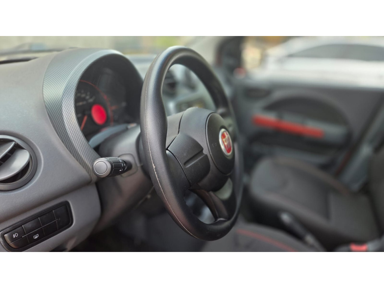 FIAT Uno 1.4 FLEX SPORTING