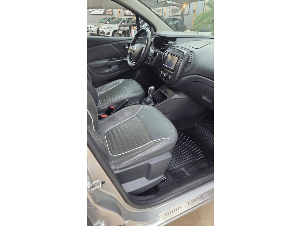 RENAULT Captur 1.6 16V 4P FLEX SCE LIFE X-TRONIC CVT