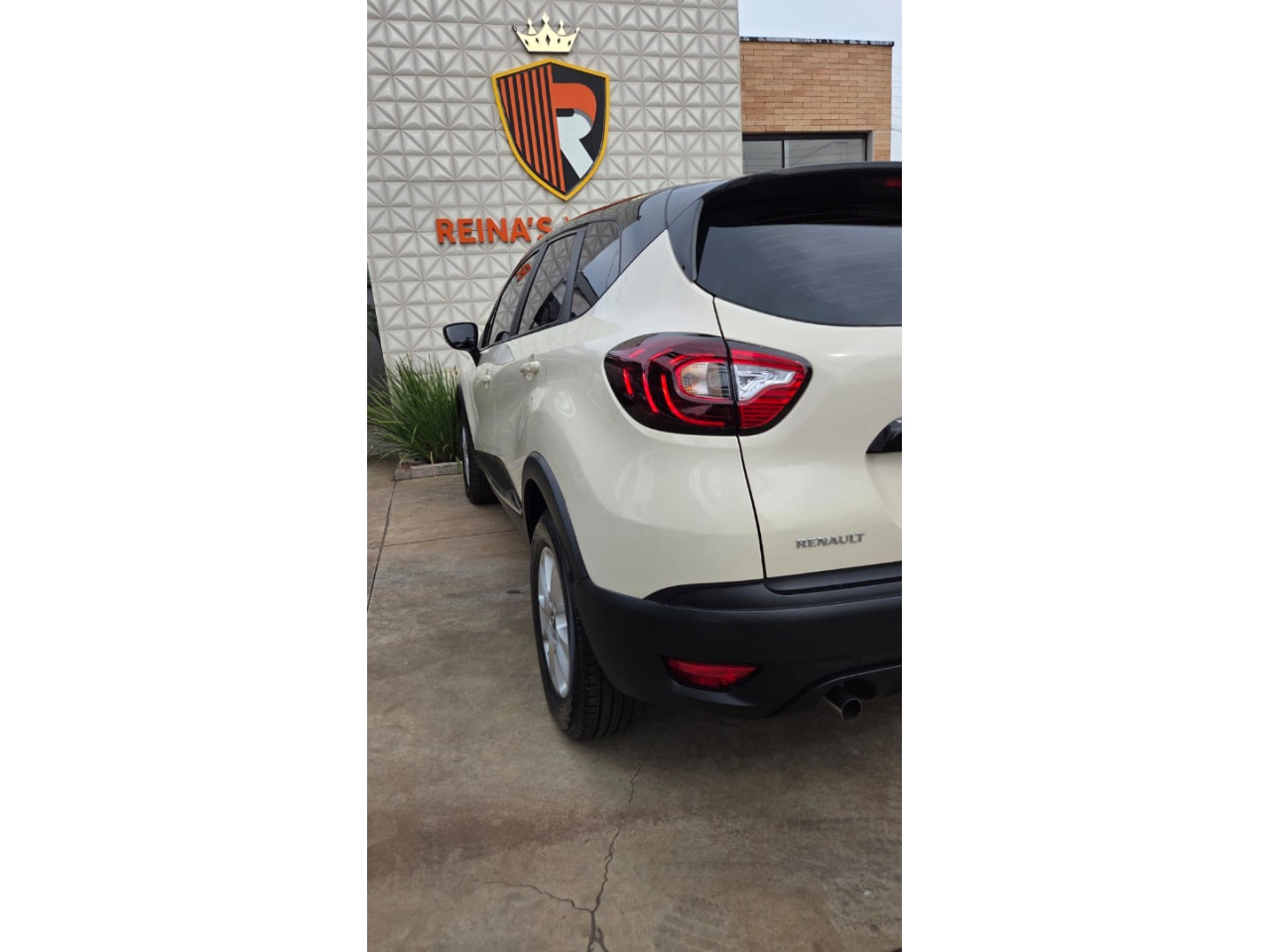 RENAULT Captur 1.6 16V 4P SCE ZEN X-TRONIC AUTOMÁTICO CVT