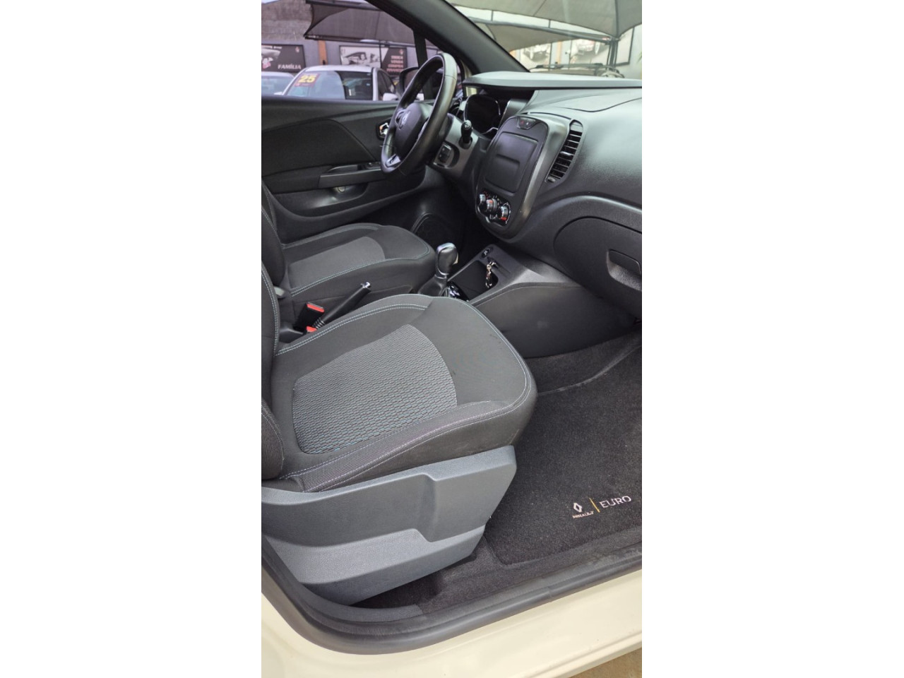RENAULT Captur 1.6 16V 4P SCE ZEN X-TRONIC AUTOMÁTICO CVT