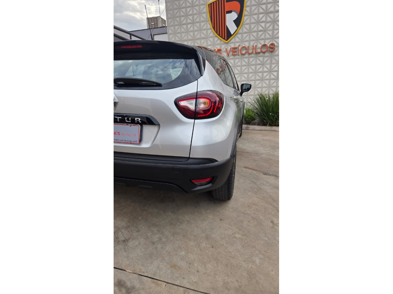 RENAULT Captur 1.6 16V 4P FLEX SCE LIFE X-TRONIC CVT