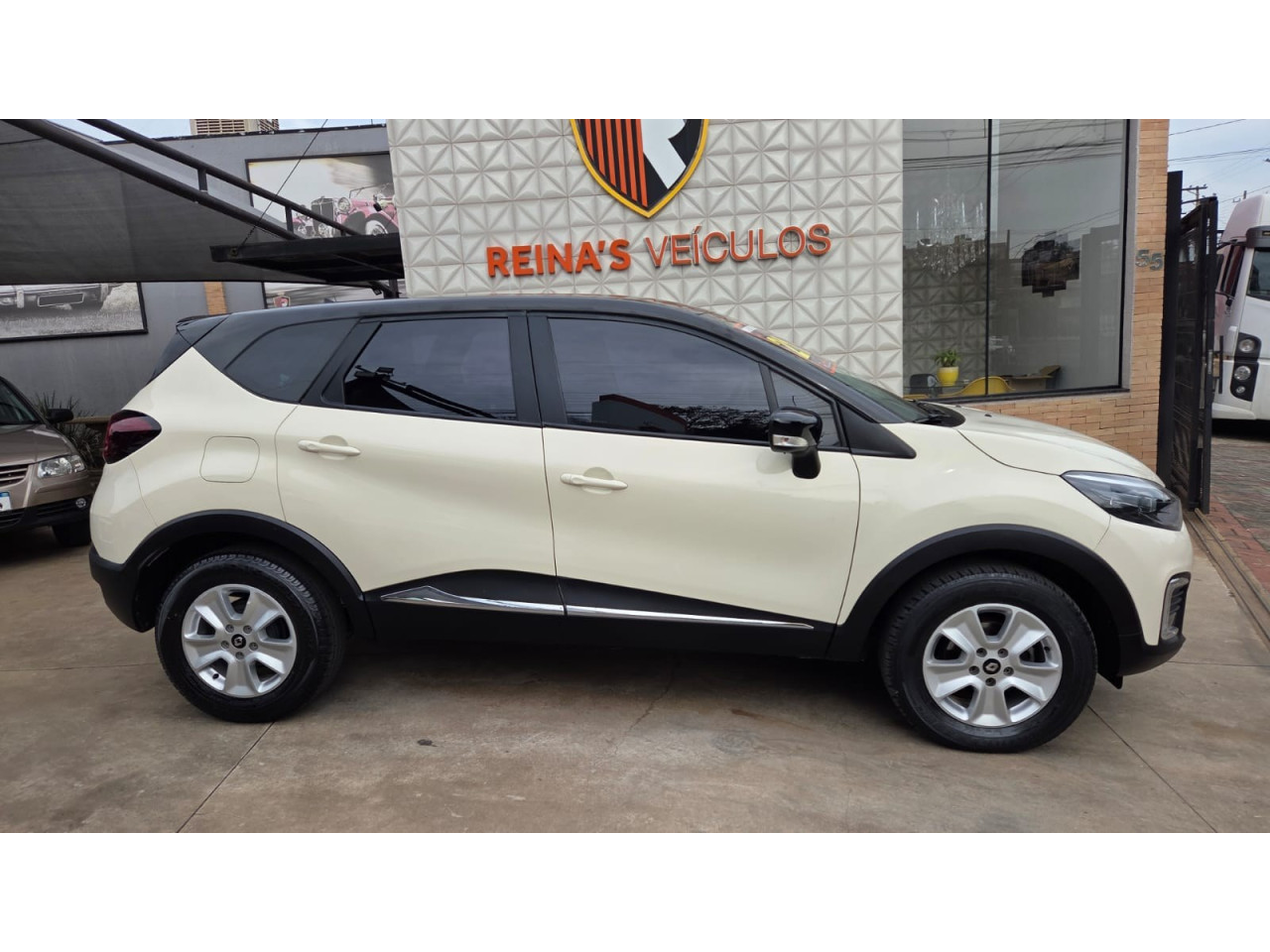 RENAULT Captur 1.6 16V 4P SCE ZEN X-TRONIC AUTOMÁTICO CVT
