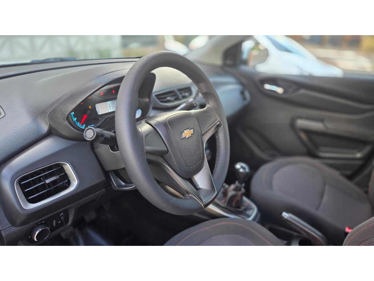 CHEVROLET Onix Hatch 1.4 4P FLEX LT