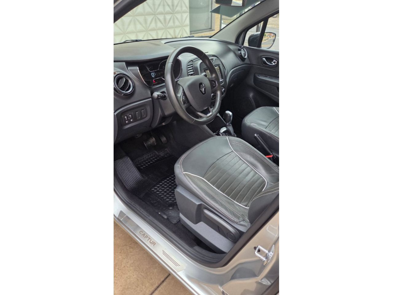 RENAULT Captur 1.6 16V 4P FLEX SCE LIFE X-TRONIC CVT