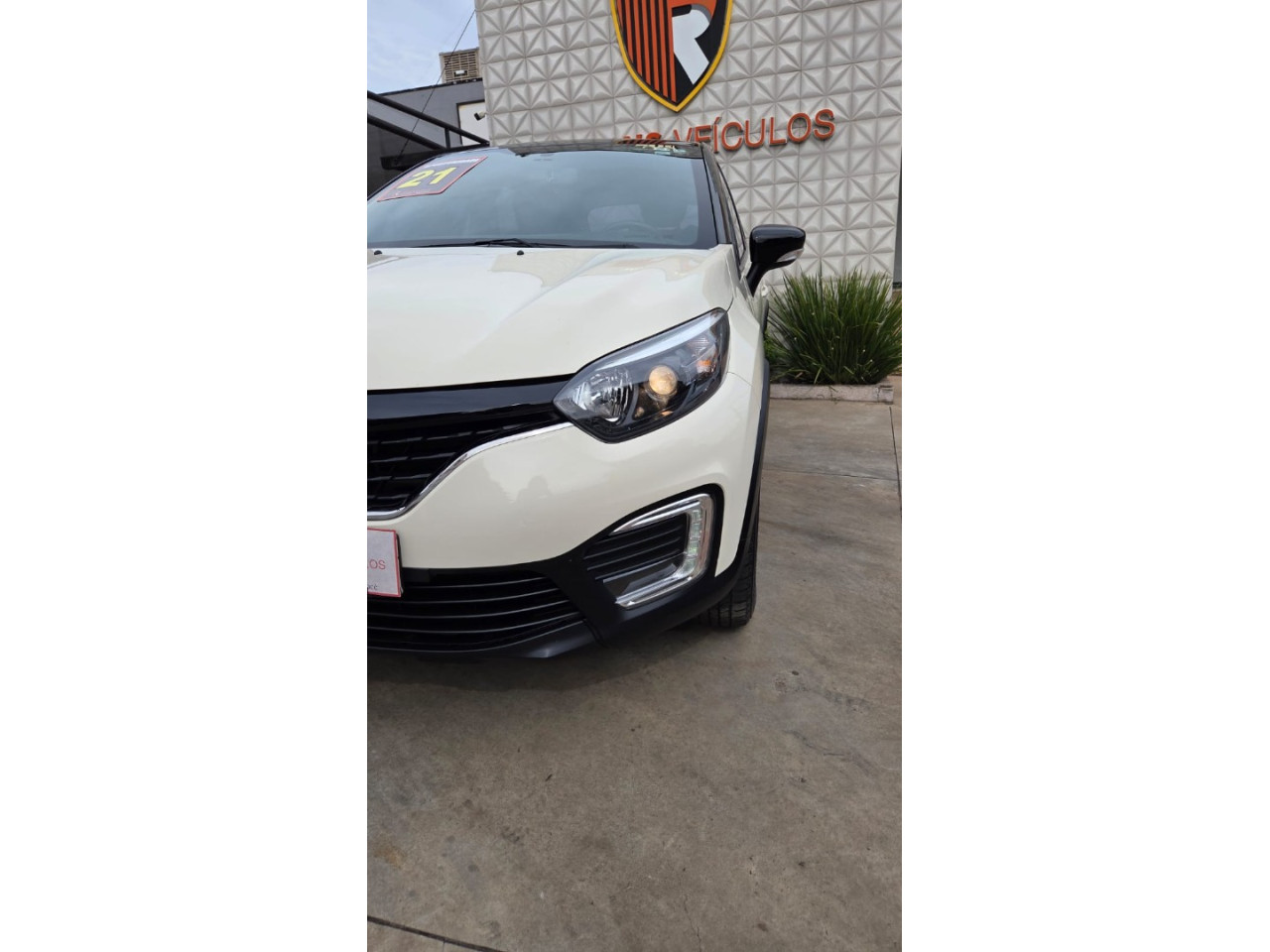 RENAULT Captur 1.6 16V 4P SCE ZEN X-TRONIC AUTOMÁTICO CVT