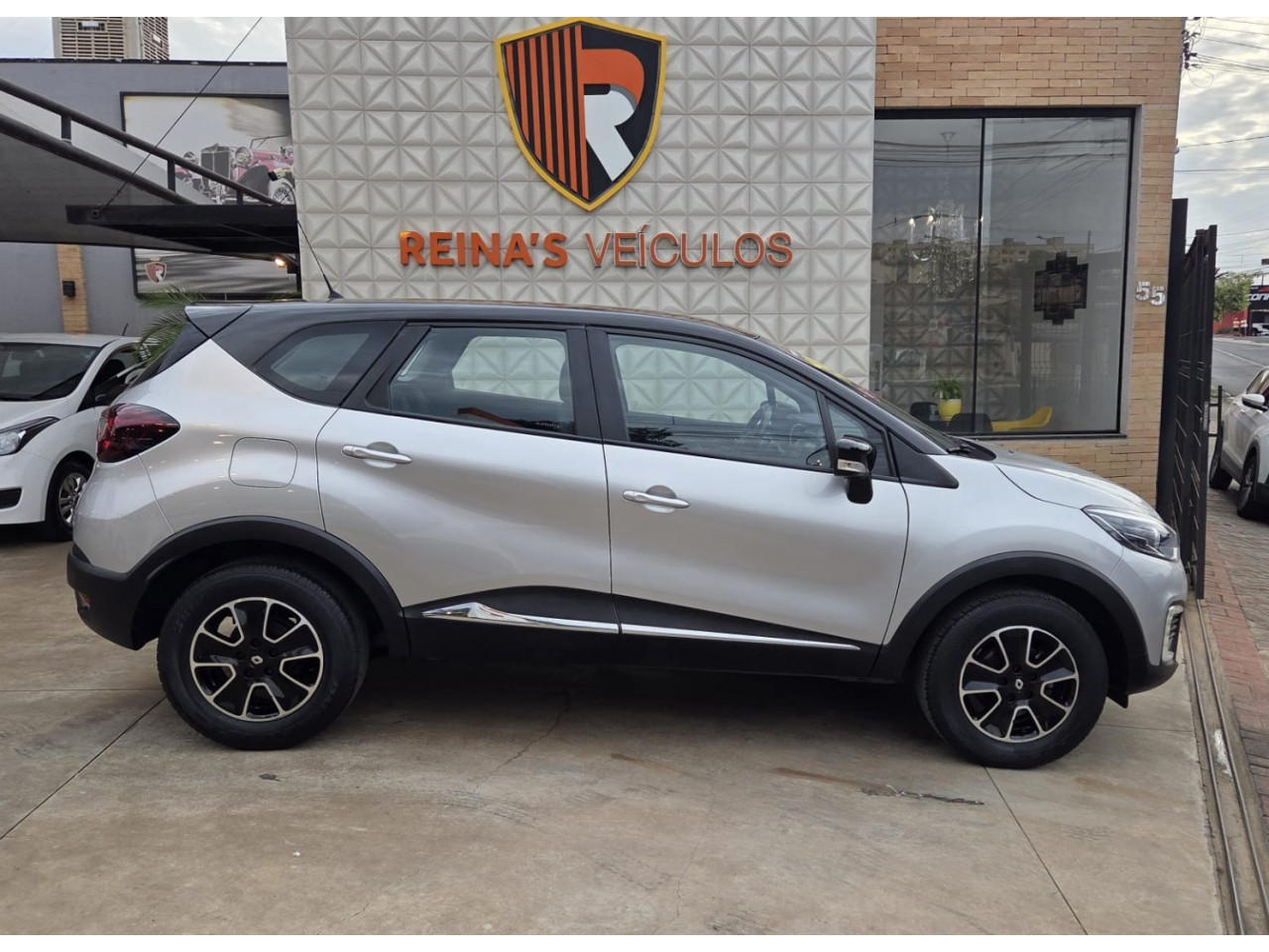RENAULT Captur 1.6 16V 4P FLEX SCE LIFE X-TRONIC CVT