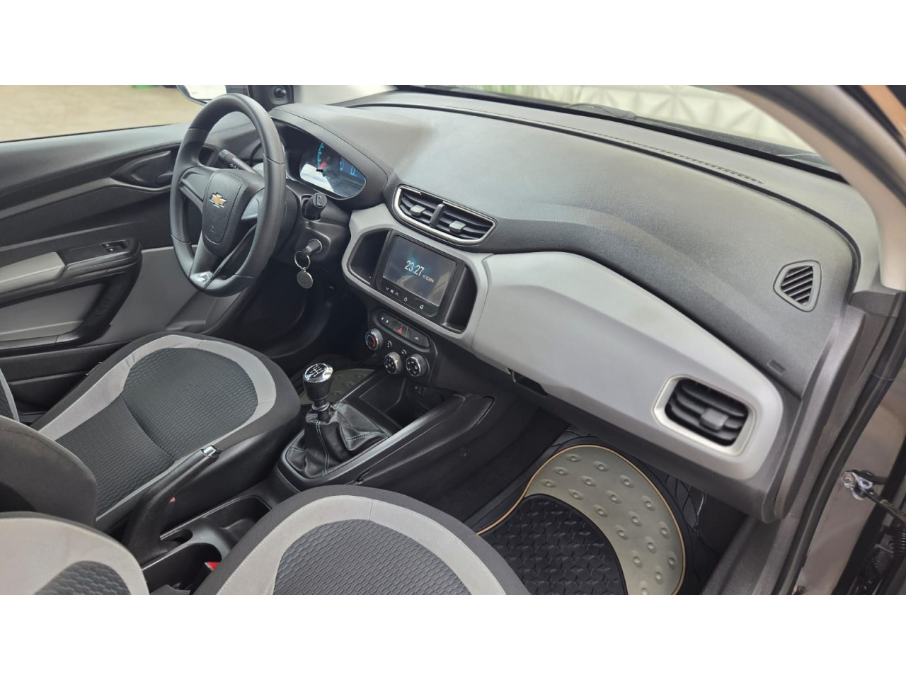 CHEVROLET Onix Hatch 1.0 4P FLEX LT