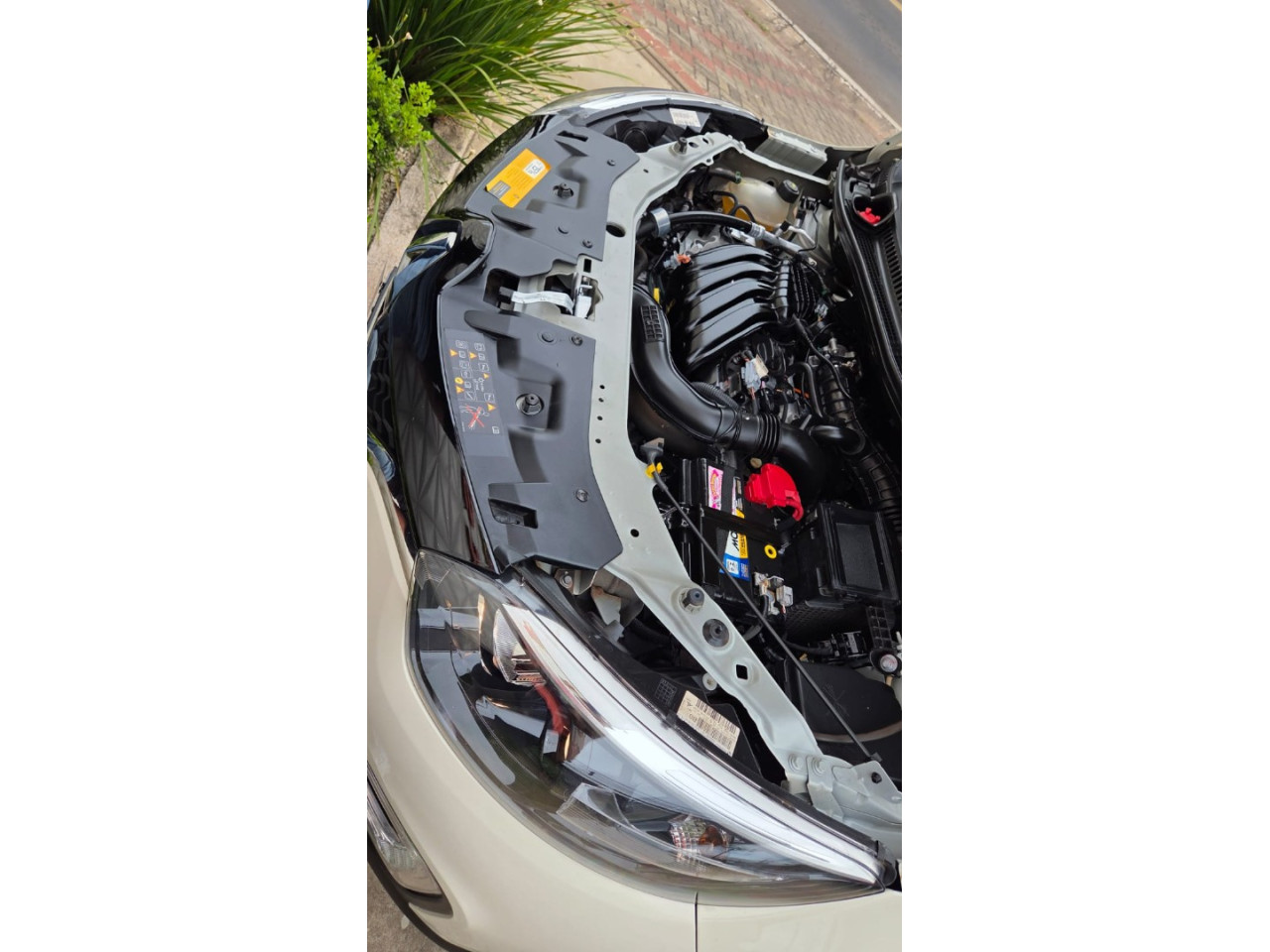 RENAULT Captur 1.6 16V 4P SCE ZEN X-TRONIC AUTOMÁTICO CVT