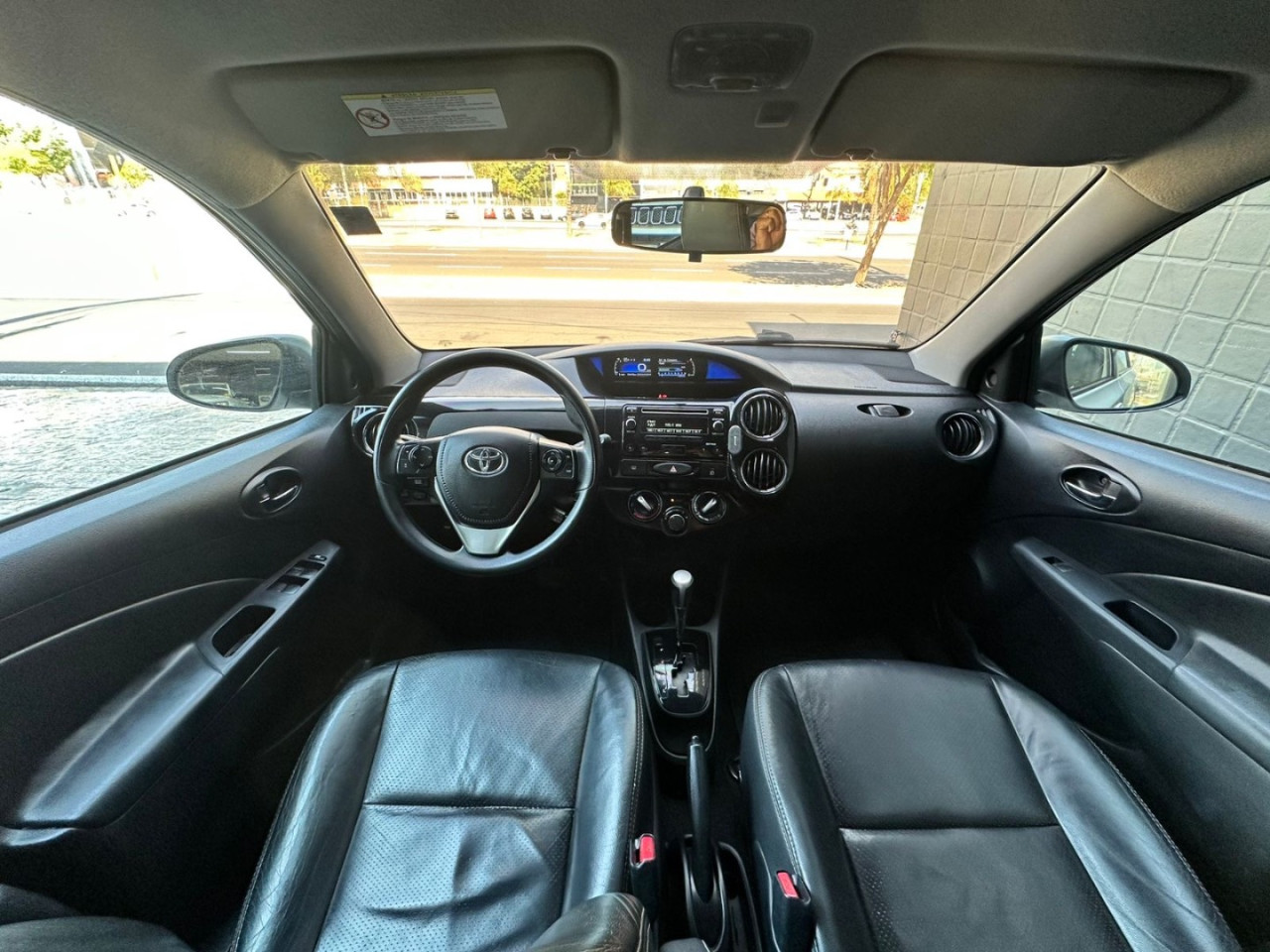 Etios Hatch 1.3 16V 4P FLEX X AUTOMÁTICO