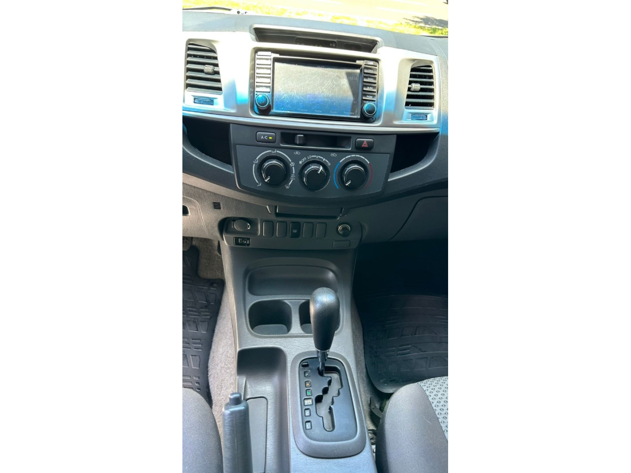 TOYOTA Hilux Caminhonete 2.7 16V 4P SR CABINE DUPLA AUTOMÁTICO