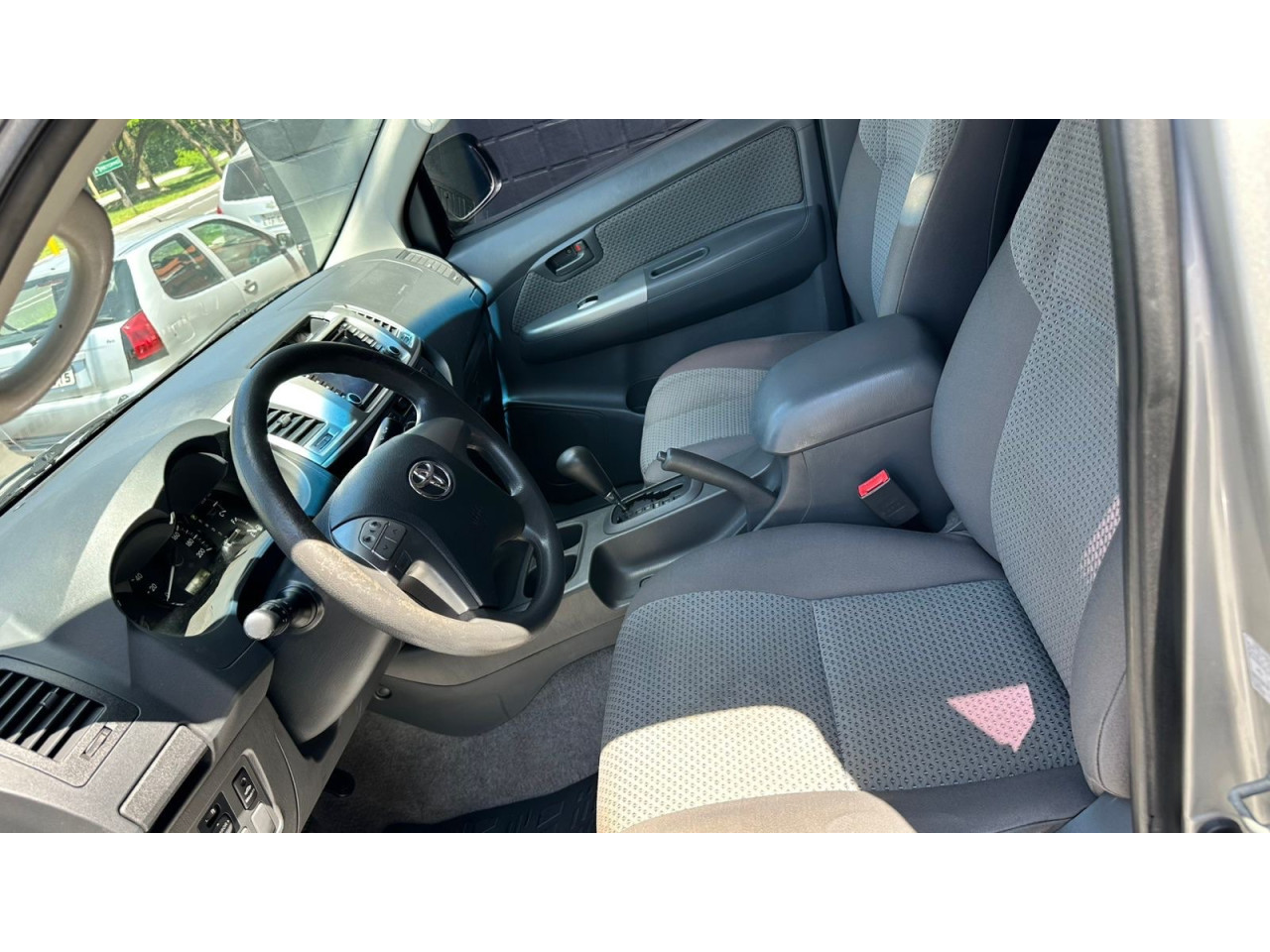 TOYOTA Hilux Caminhonete 2.7 16V 4P SR CABINE DUPLA AUTOMÁTICO