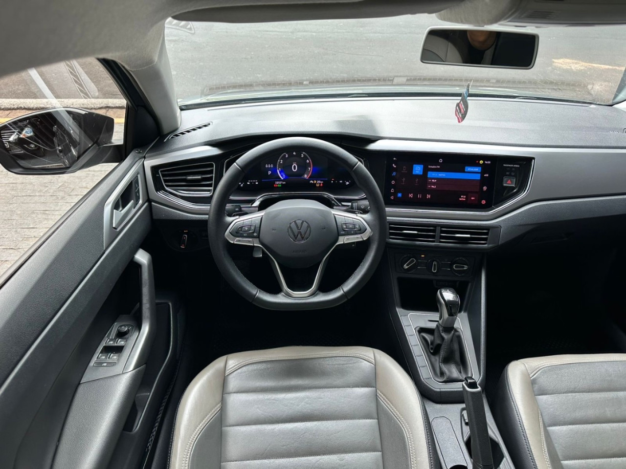 VOLKSWAGEN Nivus 1.0 4P FLEX 200 TSI COMFORTLINE TURBO AUTOMÁTICO