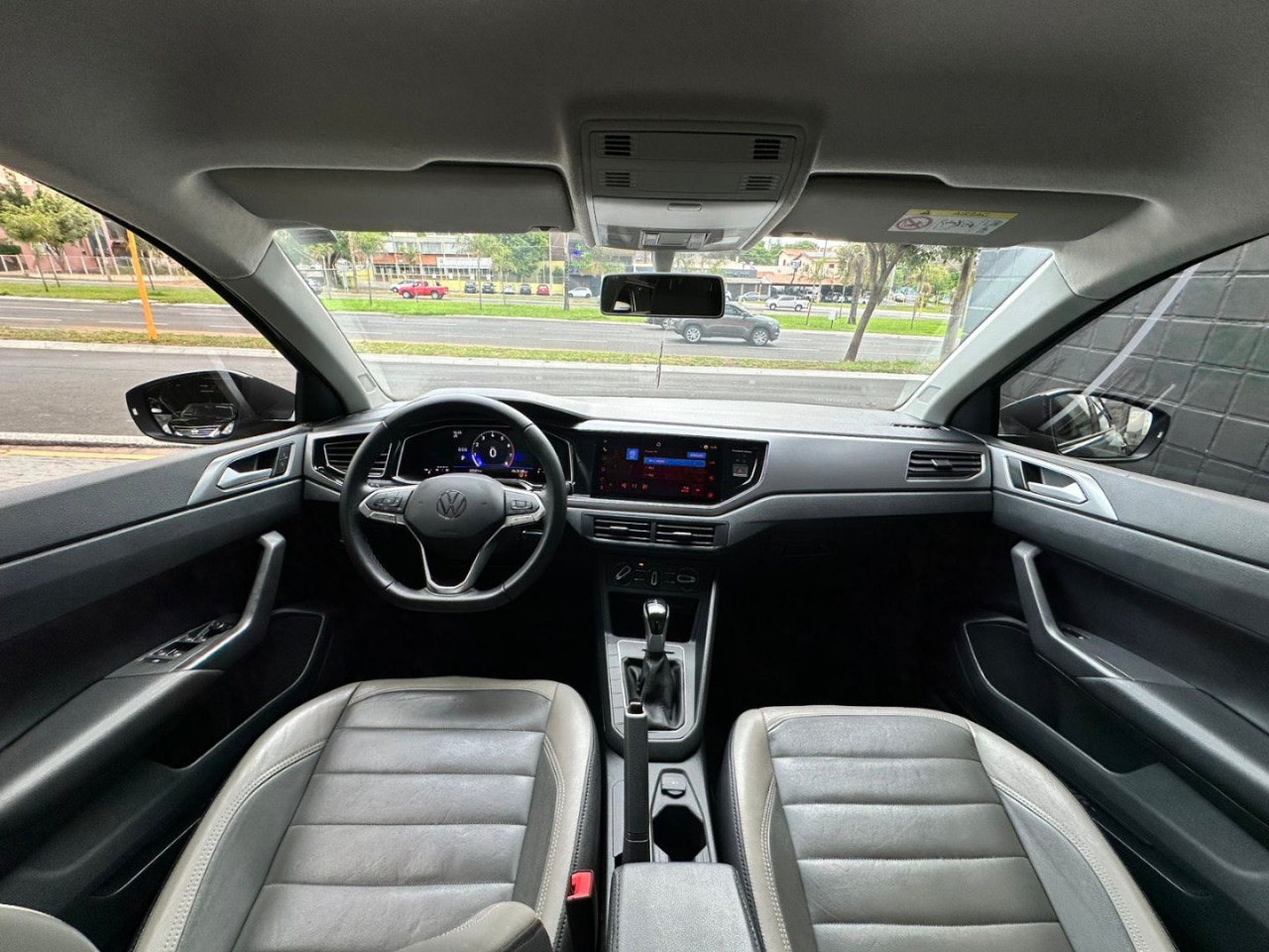 VOLKSWAGEN Nivus 1.0 4P FLEX 200 TSI COMFORTLINE TURBO AUTOMÁTICO