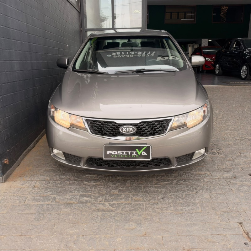 KIA Cerato Sedan 1.6 16V 4P EX AUTOMÁTICO