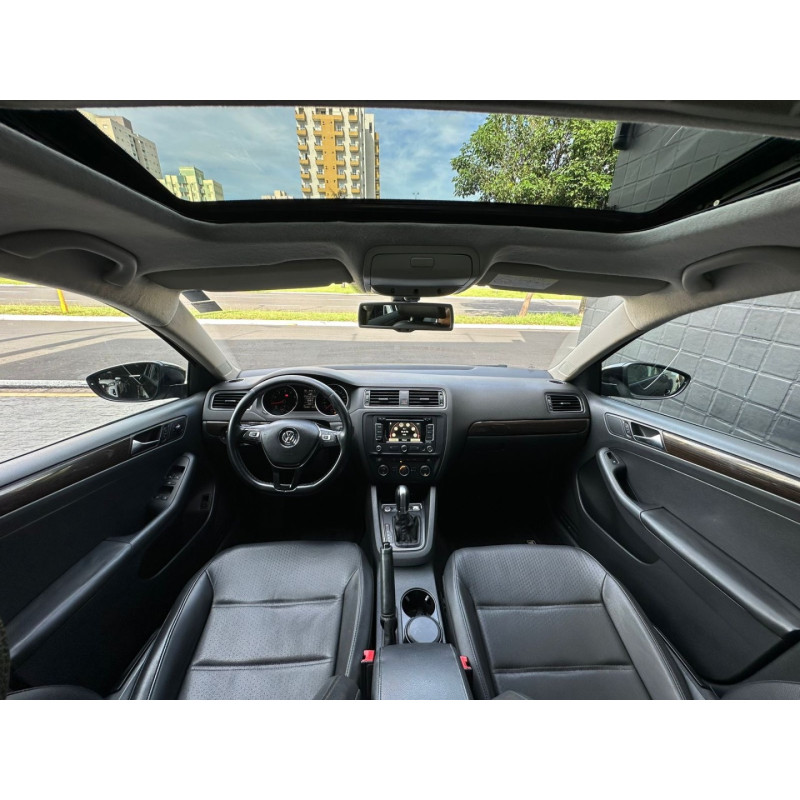 VOLKSWAGEN Jetta 2.0 4P CONFORTLINE TIPTRONIC AUTOMÁTICO