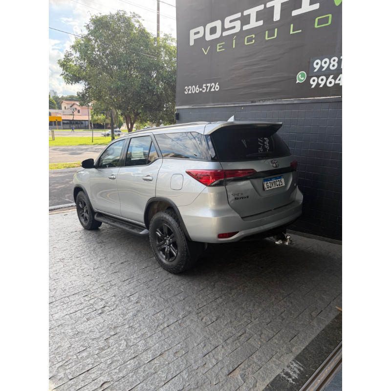 TOYOTA Hilux SW4 2.7 16V 4P SR FLEX AUTOMÁTICO