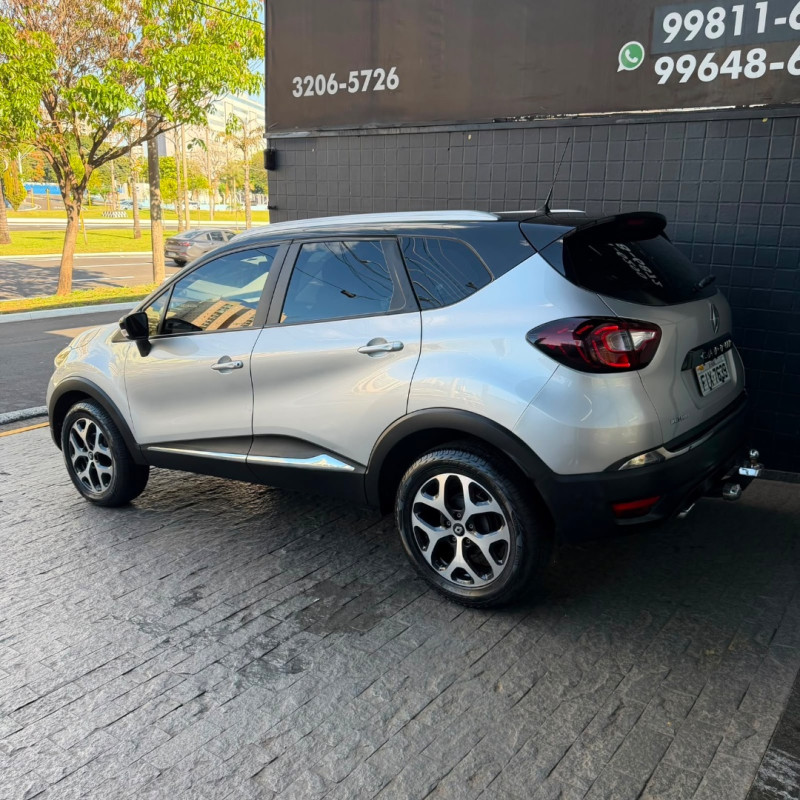 RENAULT Captur 1.6 16V 4P FLEX SCE LIFE X-TRONIC CVT