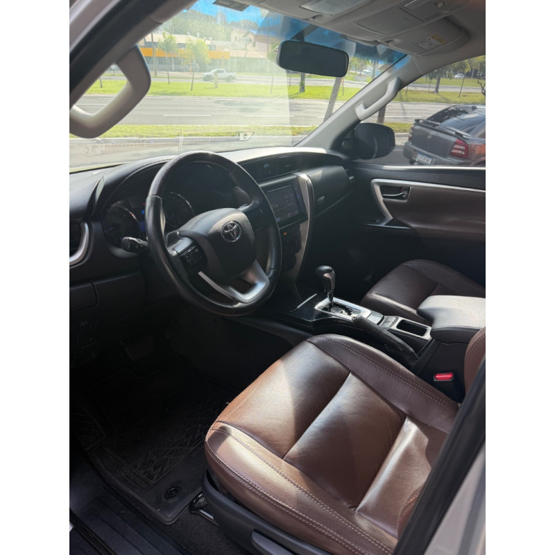 TOYOTA Hilux SW4 2.7 16V 4P SR FLEX AUTOMÁTICO