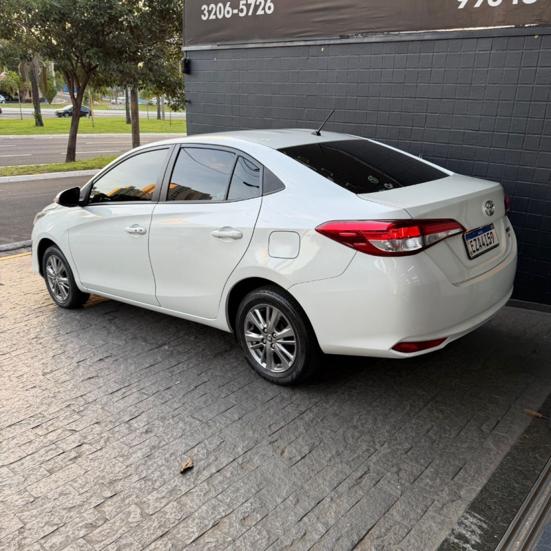 TOYOTA Yaris Sedan 1.3 16V 4P FLEX XL PLUS TECH MULTIDRIVE AUTOMÁTICO CVT